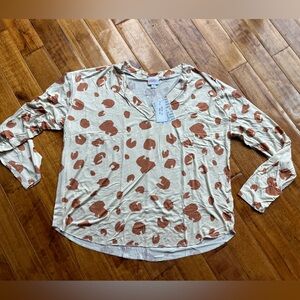 NWT Lularoe Vicki raw edge top size XL